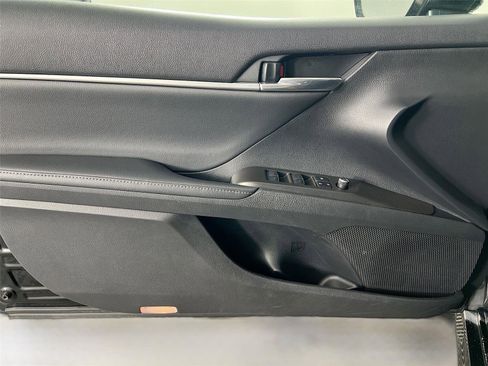 Used 2023 Toyota Camry XLE image 18