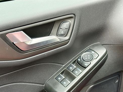 New 2025 Ford Escape SE image 8