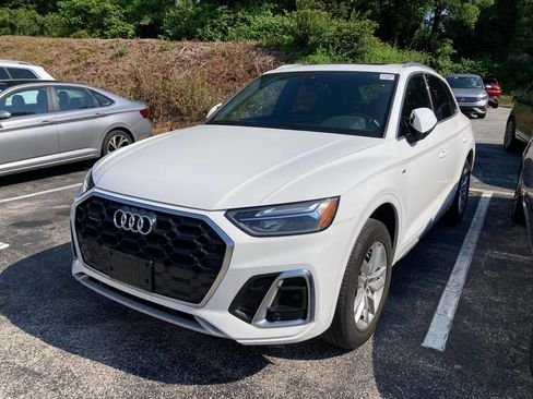 Used 2023 Audi Q5 2.0T Premium w/ Convenience Package AWD/4WD image 3