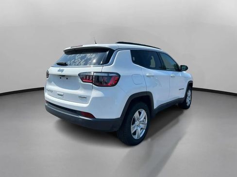 Used 2022 Jeep Compass Latitude AWD/4WD image 9