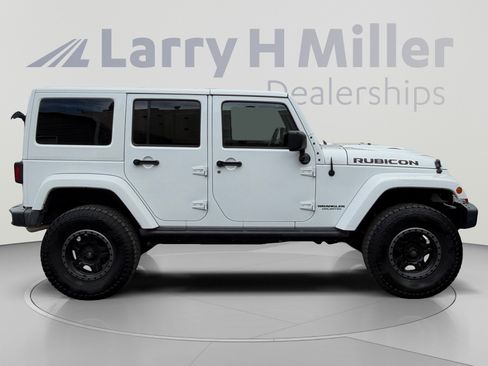 Used 2016 Jeep Wrangler Unlimited Rubicon AWD/4WD image 6