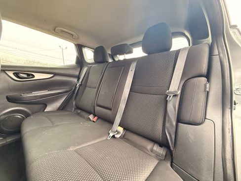 Used 2020 Nissan Rogue Sport S image 15