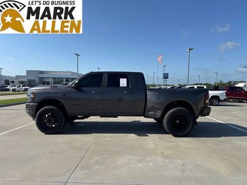 Used 2022 RAM 3500 Big Horn w/ Night Edition AWD/4WD image 3