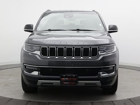 Used 2024 Jeep Wagoneer Series II w/ Flexible Seating Group RWD image 2