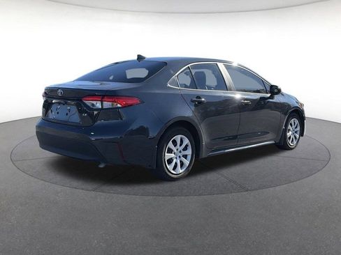 Used 2025 Toyota Corolla LE image 5