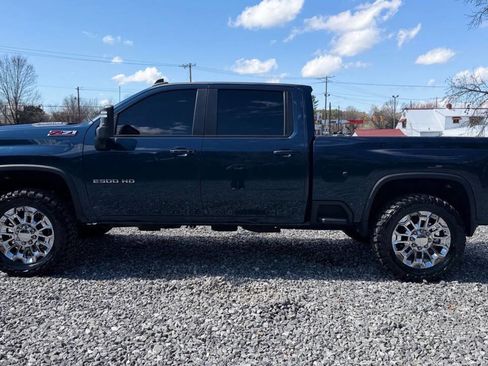 Used 2022 Chevrolet Silverado 2500 LT w/ Convenience Package image 4