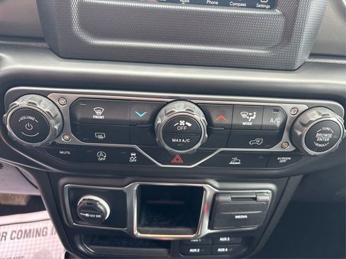 Used 2023 Jeep Gladiator Sport AWD/4WD image 31