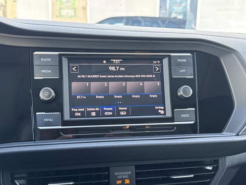 Used 2024 Volkswagen Jetta SE image 20