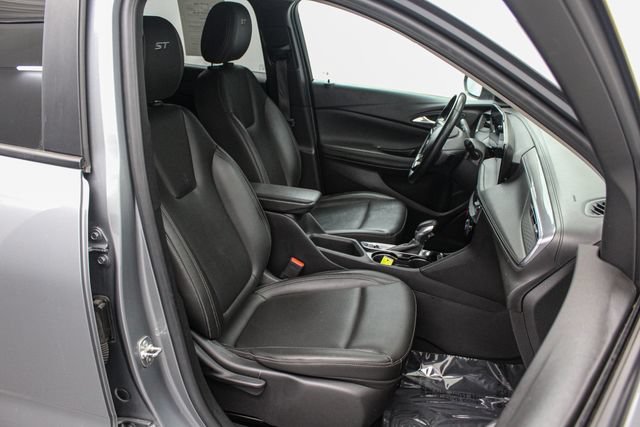 Certified 2024 Buick Encore GX Sport Touring FWD image 18