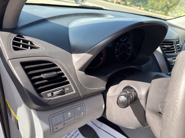 Used 2017 Hyundai Accent SE FWD image 25