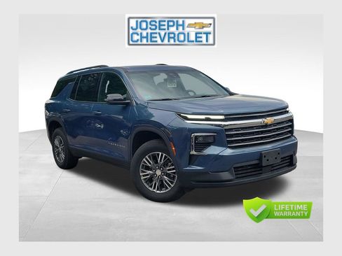 Used 2026 Chevrolet Traverse LT AWD/4WD image 1