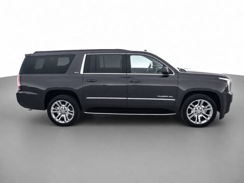 Used 2018 GMC Yukon XL SLT w/ Premium Edition AWD/4WD image 4