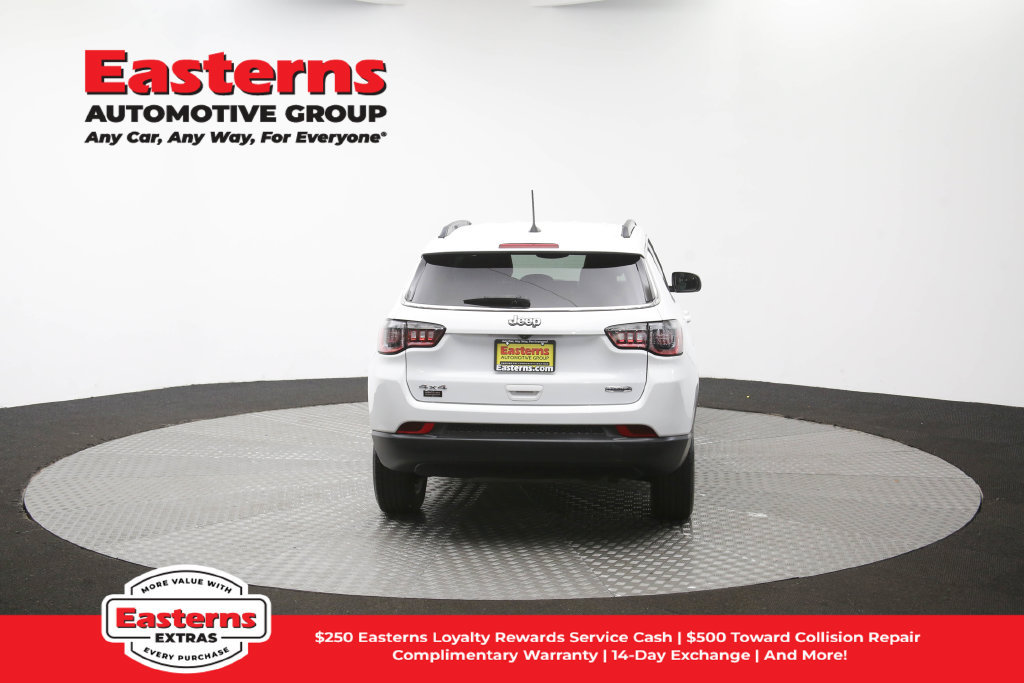 Used 2022 Jeep Compass Latitude w/ Convenience Group AWD/4WD image 38