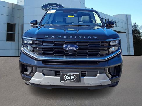 Certified 2025 Ford Expedition Max Platinum w/ Driver's Package image 3