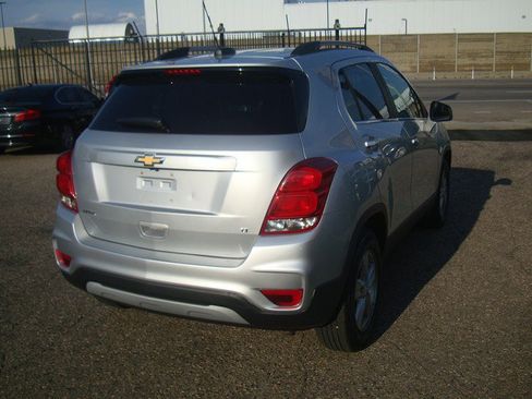 Used 2020 Chevrolet Trax LT w/ LT Convenience Package FWD image 5