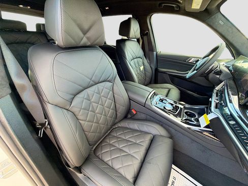New 2026 BMW X7 xDrive40i w/ Executive Package image 16