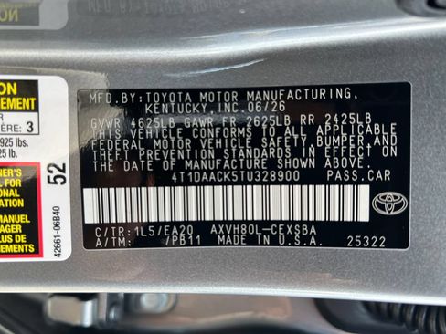New 2026 Toyota Camry Hybrid FWD image 32