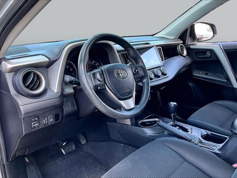 Used 2017 Toyota RAV4 LE FWD image 18