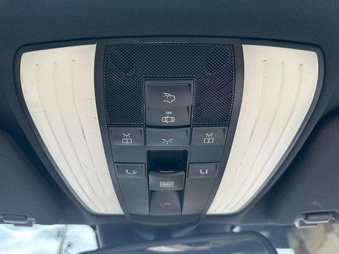 Used 2016 Mercedes-Benz E 400 Sedan image 35