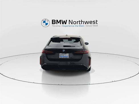 Used 2025 BMW M5 Touring AWD/4WD image 2