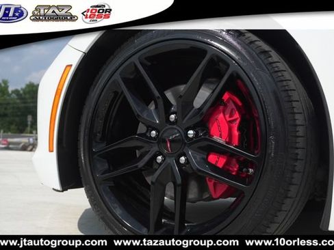 Used 2019 Chevrolet Corvette Stingray Convertible w/ Carbon Flash Badge Package RWD image 13
