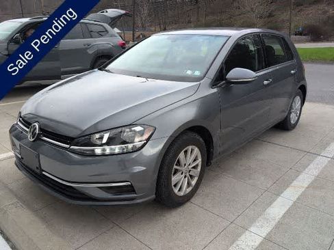 Used 2019 Volkswagen Golf S image 1