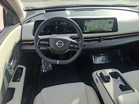 Used 2023 Nissan Ariya FWD image 11