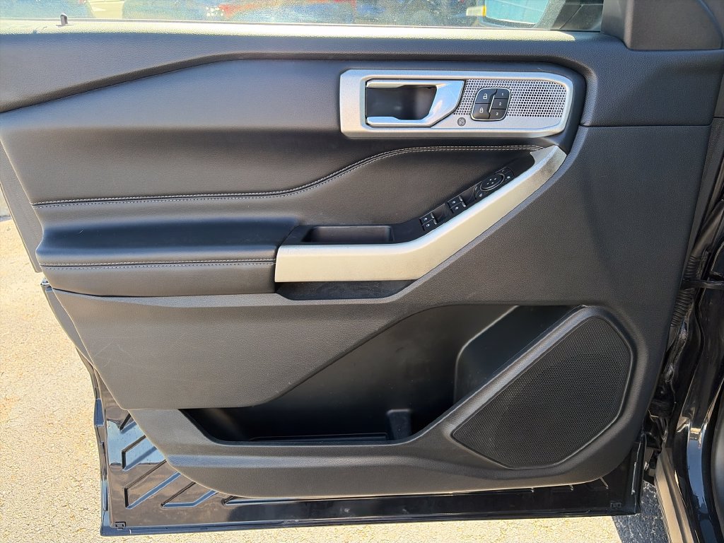 Used 2020 Ford Explorer Limited AWD/4WD image 18