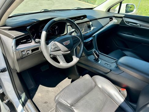 Used 2017 Cadillac XT5 Premium Luxury FWD image 11