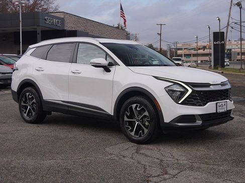 Used 2023 Kia Sportage EX image 2