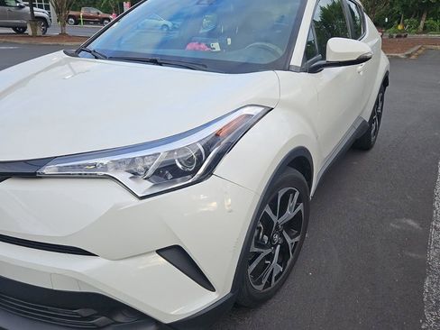Used 2019 Toyota C-HR XLE FWD image 1