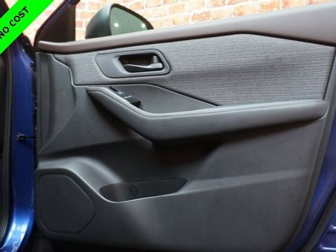 Used 2022 Nissan Rogue S image 60