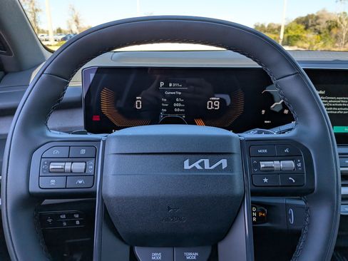 New 2027 Kia Telluride EX image 32