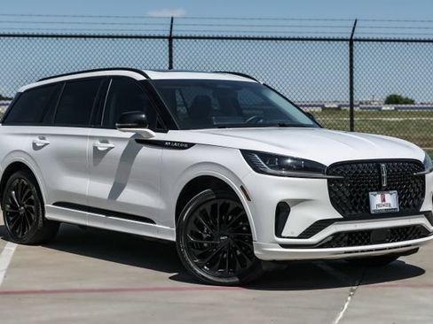 Used 2025 Lincoln Aviator Reserve w/ Jet Appearance Package AWD/4WD image 8
