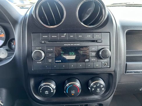 Used 2015 Jeep Patriot Latitude AWD/4WD image 12