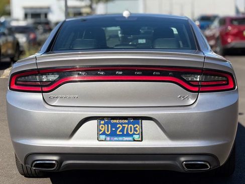 Used 2016 Dodge Charger R/T RWD image 4