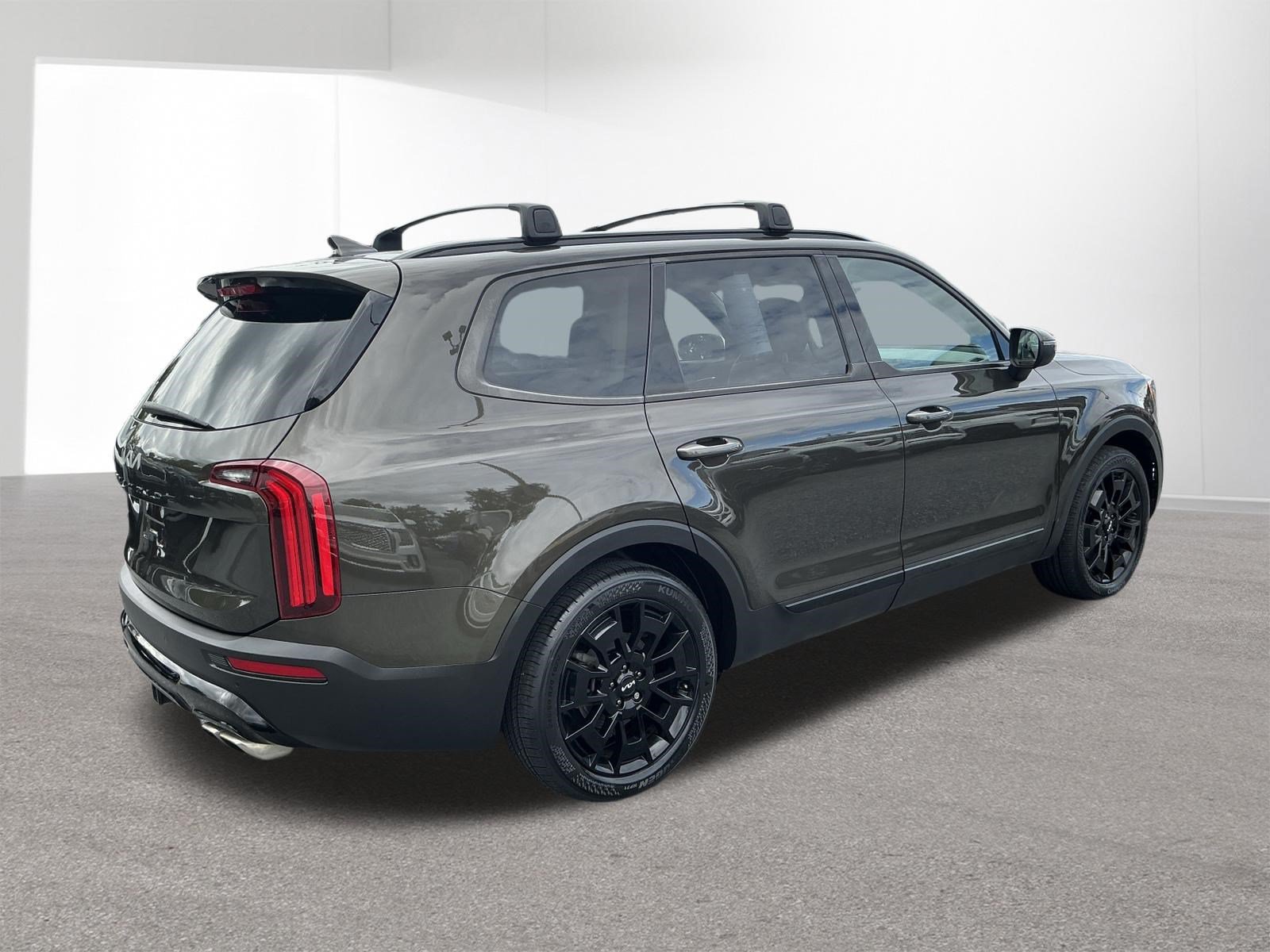 Used 2022 Kia Telluride EX w/ EX Premium Package AWD/4WD image 3