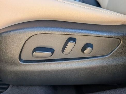 Used 2024 Cadillac XT4 Luxury image 23