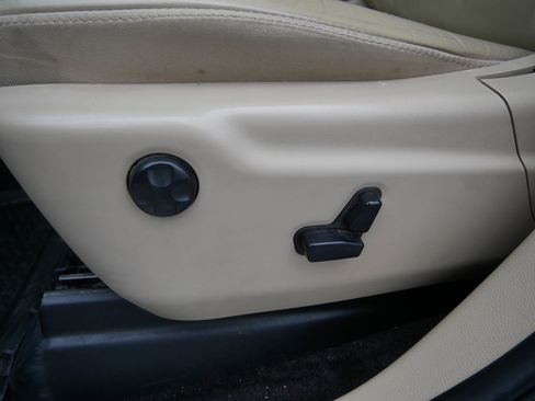 Used 2018 Jeep Grand Cherokee Limited AWD/4WD image 24