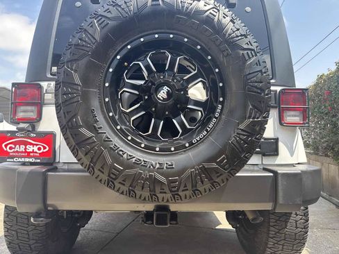 Used 2016 Jeep Wrangler Unlimited Sport AWD/4WD image 8