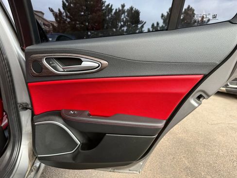 Used 2021 Alfa Romeo Giulia Ti w/ Nero Edizione image 19