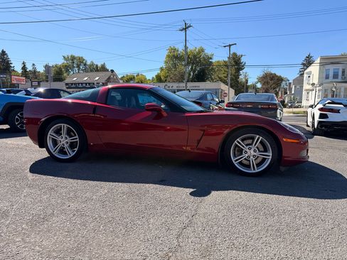 Used 2008 Chevrolet Corvette Coupe w/ Z51 Performance Package image 4