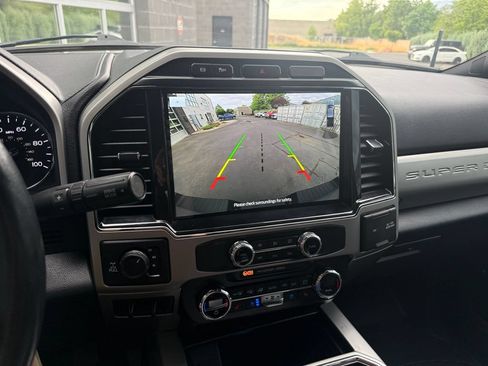Used 2022 Ford F250 Lariat w/ Black Appearance Package AWD/4WD image 26