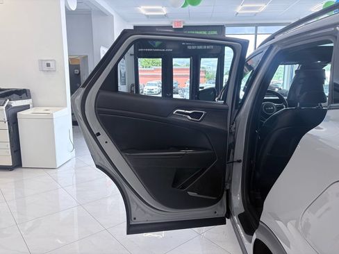 Used 2024 Kia Sportage X-Line w/ X-Line Premium Package AWD/4WD image 35