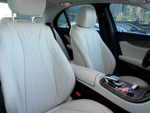 Used 2018 Mercedes-Benz E 300 image 22