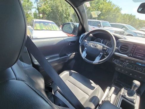 Used 2022 Toyota Tacoma Limited w/ Nightshade Package AWD/4WD image 7