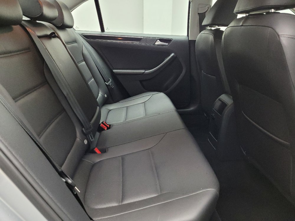 Used 2016 Volkswagen Jetta SEL w/ Lighting Package FWD image 19