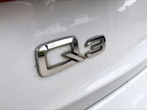Used 2018 Audi Q3 2.0T Premium Plus w/ Premium Plus Package AWD/4WD image 33