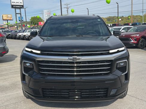 New 2026 Chevrolet Traverse High Country w/ LPO, Floor Liner Package AWD/4WD image 3