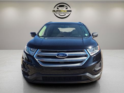 Used 2018 Ford Edge SE image 2